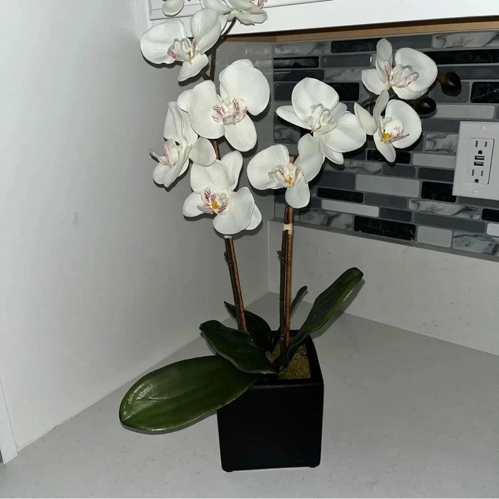White‎ Faux Orchid Artificial Flowers with Vase Faux Plant Floral for Home Decor
